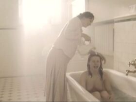 Anna Kapaleva nude - Dom obrazcovogo soderjaniya s01 (2010)