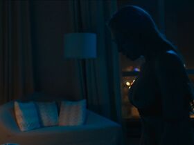 Oksana Akinshina nude - The telki s01e07 (2022)