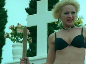 Fay Xyla sexy - Honey and the pig (2005)