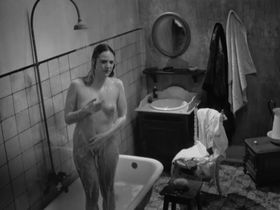 Catarina Wallenstein nude - O Ano da Morte de Ricardo Reis (2020)