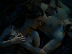 Liv Lisa Fries sexy - Hinterland (2021)