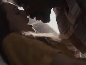 Elizabeth Olsen sexy - Sorry for your loss s02e07 (2019)