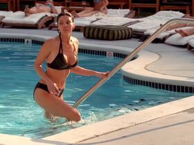 Alana De La Garza sexy - Las Vegas s01e07 (2003)