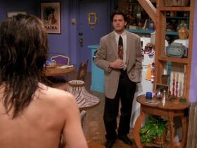 Jennifer Aniston sexy - Friends s01e13 (1995)