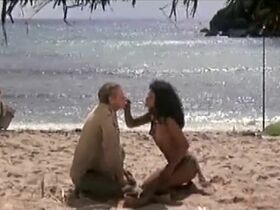 Ratna Assan nude - Papillon (1973)