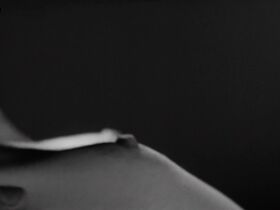 Fernanda Torres nude - Foreign Land (1995)