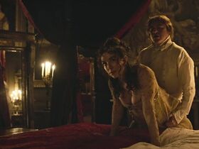 Vanessa Kirby sexy - Napoleon (2023)