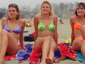 Cory Oliver sexy, Mindy Spence sexy, Leslie Bibb sexy - Pacific Blue s02e12 (1996)