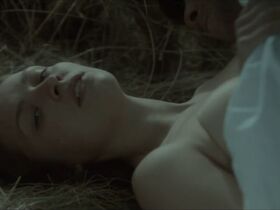 Dorien De Clippel nude – De Honger (2013)