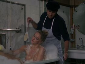Eleonora Giorgi nude – Mani di velluto (1979)