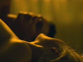 Laura Sepul nude - The Courier (2024)