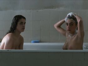 Candela Pena nude, Ruth Gabriel nude - Dias contados (1994)