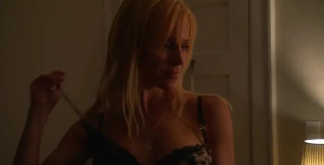 Julie Benz sexy - Held Hostage (2009)