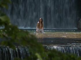 Elli Tringou nude - I Magissa s01e06 (2023)
