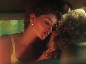 Anupama Parameswaran sexy - Tillu Square (2024)