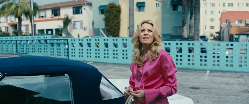 Elizabeth Banks sexy – Skincare (2024)