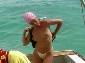 Auretta Gay nude – Zombi 2 (1979)