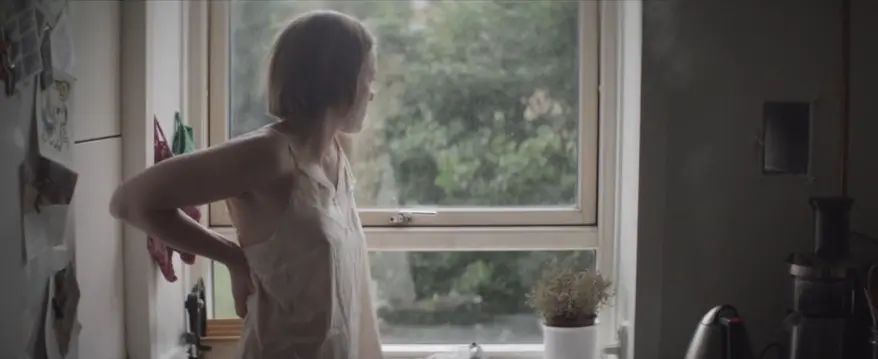 Ingrid-Marie Thorlacius Troelsen sexy – En kæreste (2016)