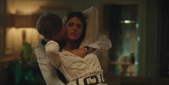 Manuela Velasco sexy - Traicion s01e03 (2017)