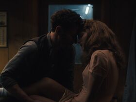 Natalie Portman sexy – Lady in the Lake s01e05-06 (2024)
