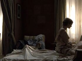 Najwa Nimri nude – Utopía (2003)