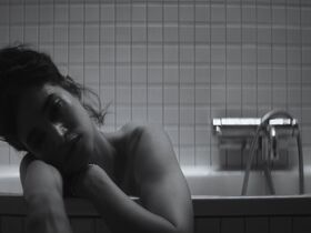 Sofia Boutella sexy – Katia The Runaway (2020)