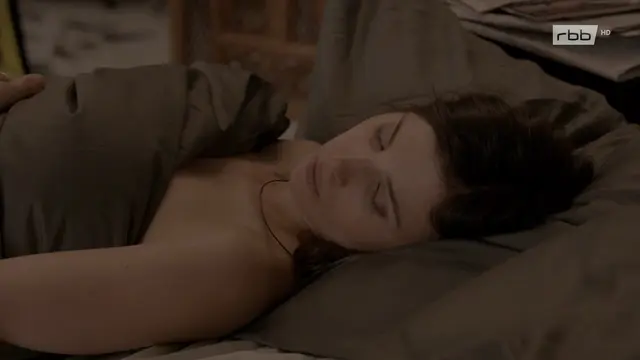 Aylin Tezel sexy – Tatort e844 (2012)