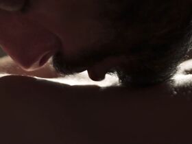 Elena Martínez sexy – Devoción (2023)
