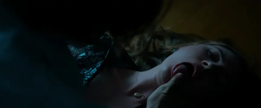 Karen Gillan sexy – Sleeping Dogs (2024)