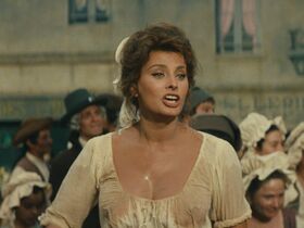 Sophia Loren sexy – Madame (Madame Sans Gêne) (1961)