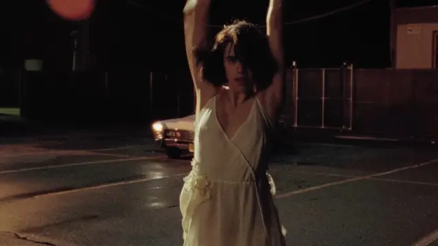 Margaret Qualley sexy – Tiny Moves (2024)