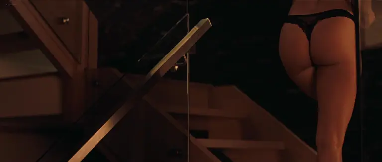 Sophie Nelisse sexy - Heated Rivalry s01e04 (2025)